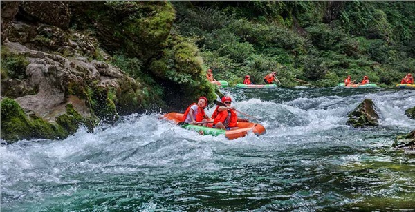 黃龍洞、天門仙山、猛洞河、鳳凰古城“湘西神秘之旅”5日游