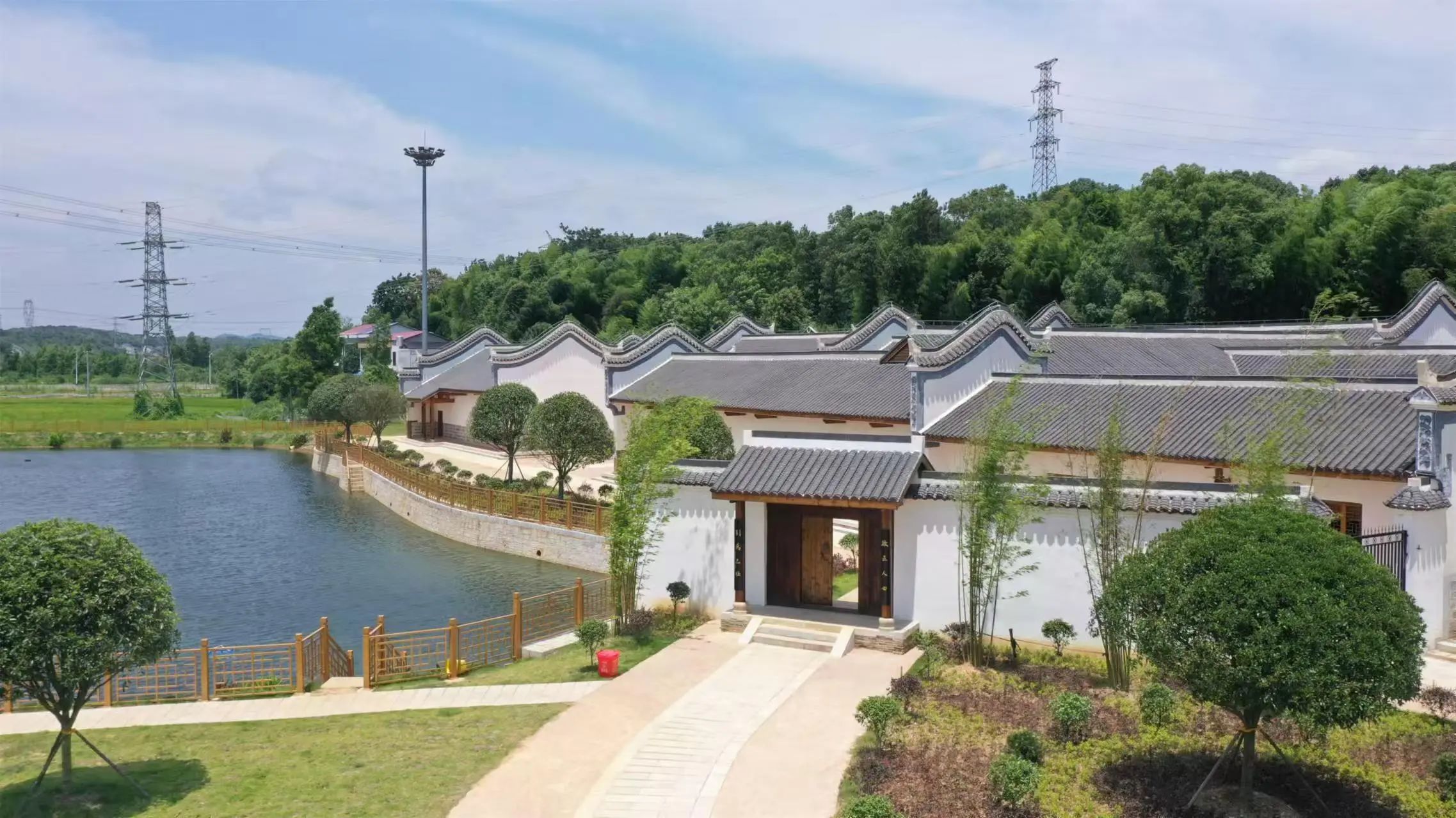清溪村、天意木國(guó)景區(qū)、明清古巷、市博物館、胡林翼故居二日游
